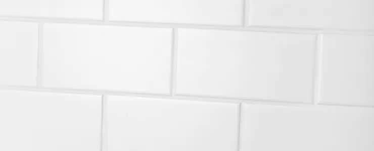 Jak skutecznie wyczyścić fugi w łazience: 8 sprawdzonych sposobów i porad