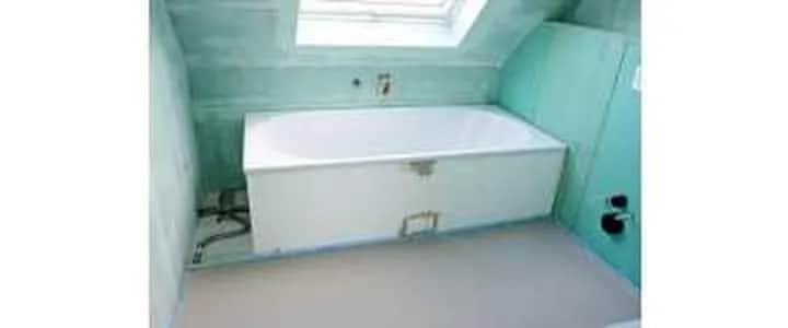 Ile kosztuje montaż wanny? Sprawdź ceny różnych rodzajów wanien i czynniki wpływające na koszt