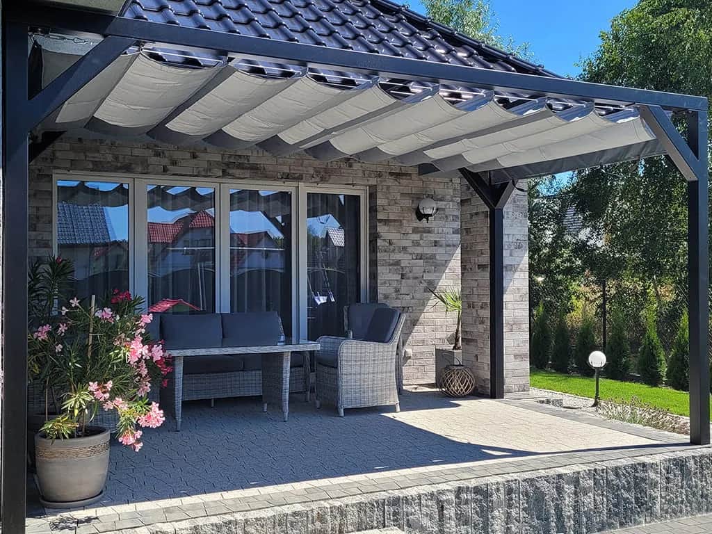 Rolety poziome na taras: Funkcjonalność i elegancja w ogrodzie