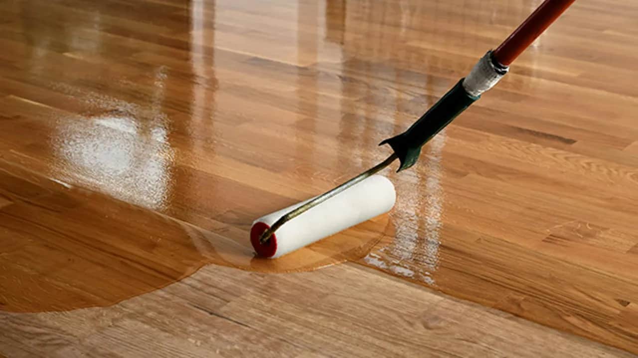 Jaki olej do drewna do łazienki wybierać, aby uniknąć zniszczeń?