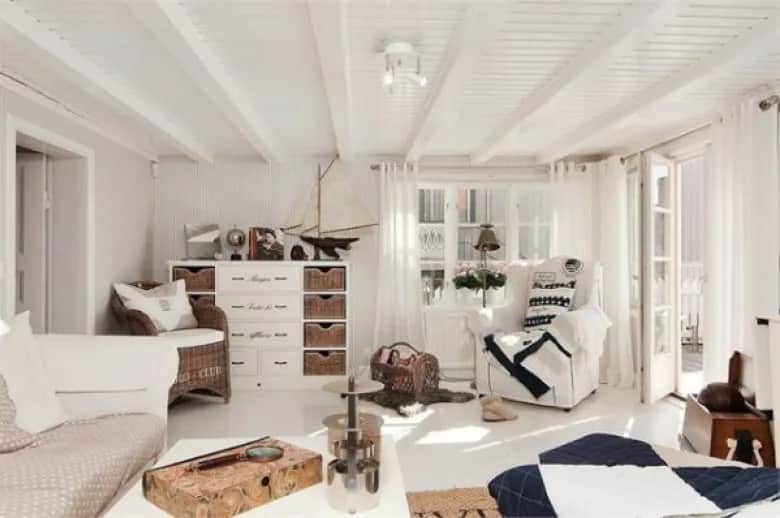 Białe deski na suficie - Elegancki sposób na dekorację wnętrz