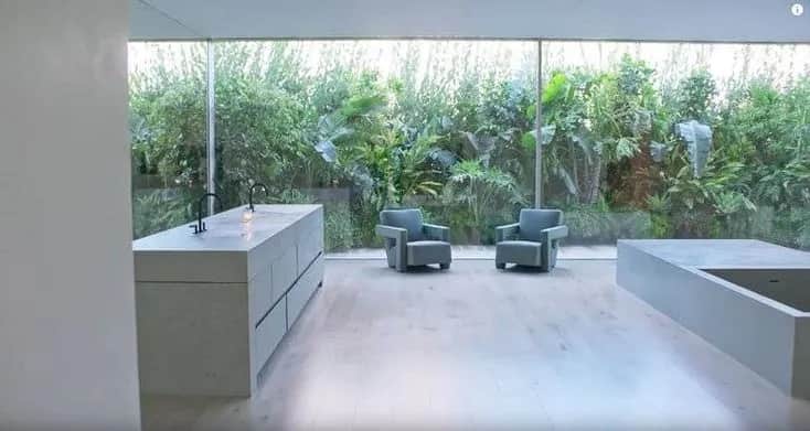 Łazienka Kim Kardashian: Luksus i Kontrowersyjny Design